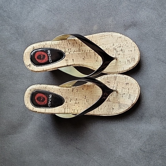 Red Circle heel Size 7 - Picture 9 of 9